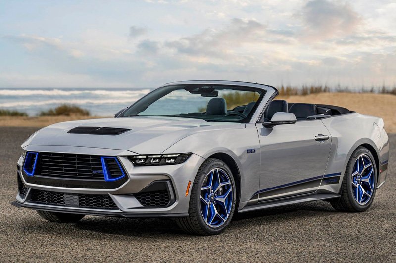 Top Reasons Why Renting a Car in Dubai Is Better Than Using Taxis or Public Transport