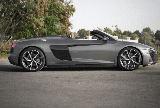 Audi R8 V10 Spyder - Image 4