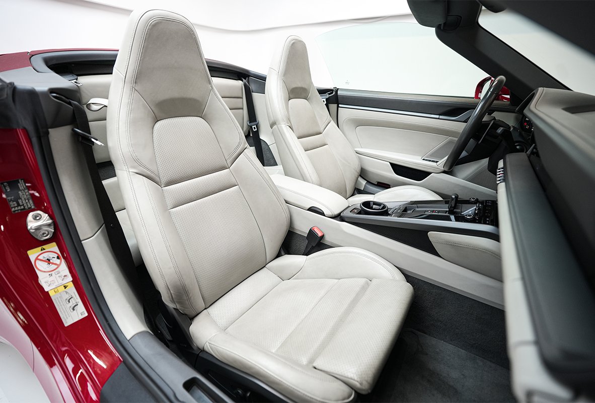 Porsche 911 Carrera 4s - Image 5